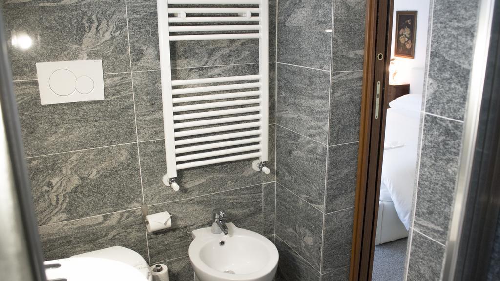 Aiello Suites Milánó Szoba fotó