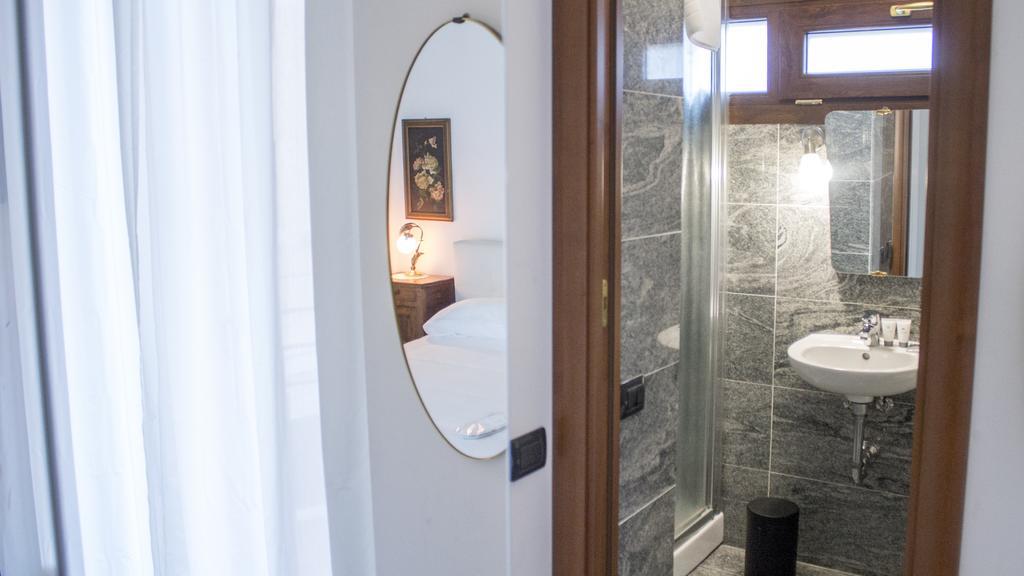 Aiello Suites Milánó Szoba fotó
